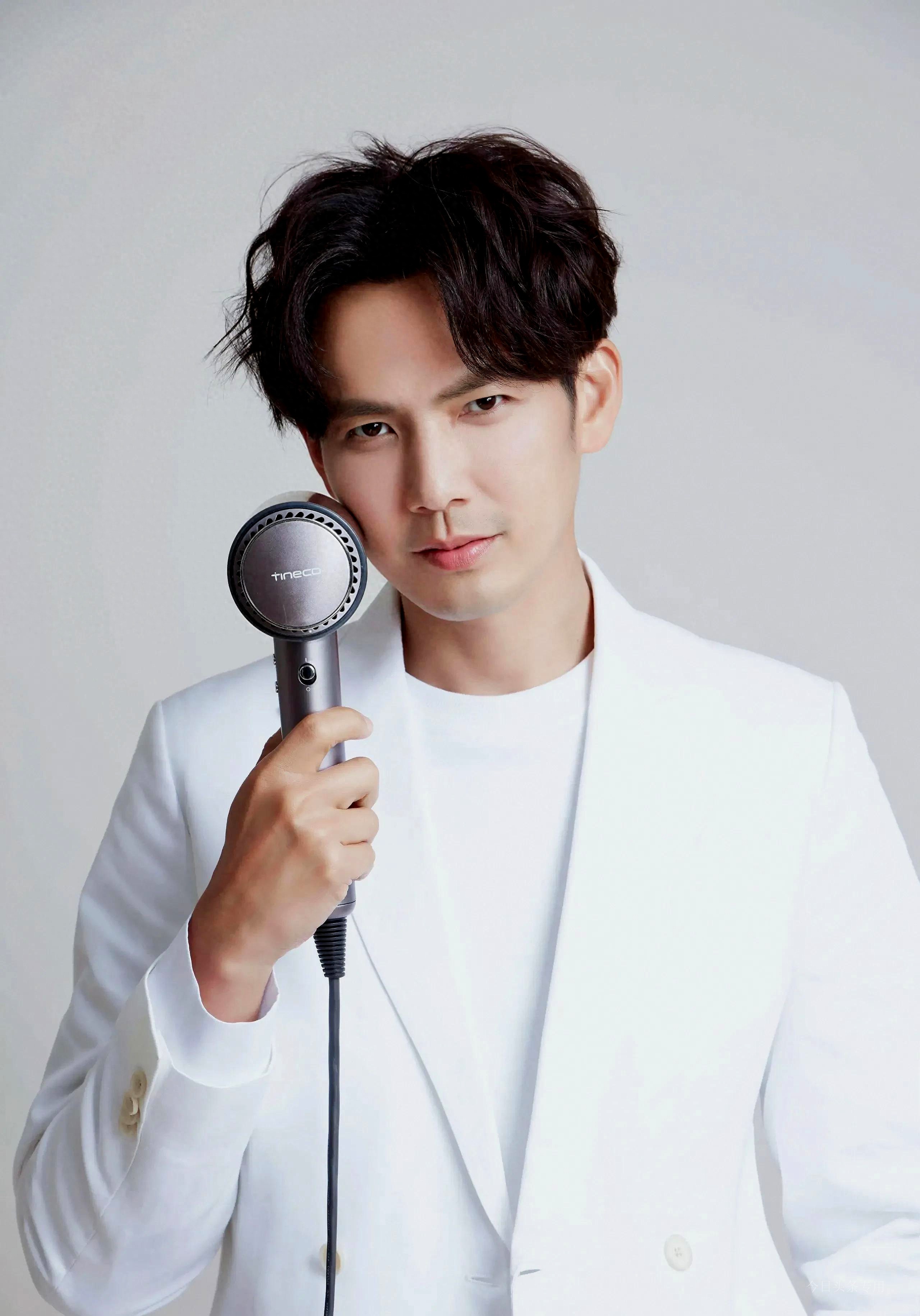 钟汉良零绯闻原因_哪个明星爆不出来黑料,_钟汉良婚姻状况