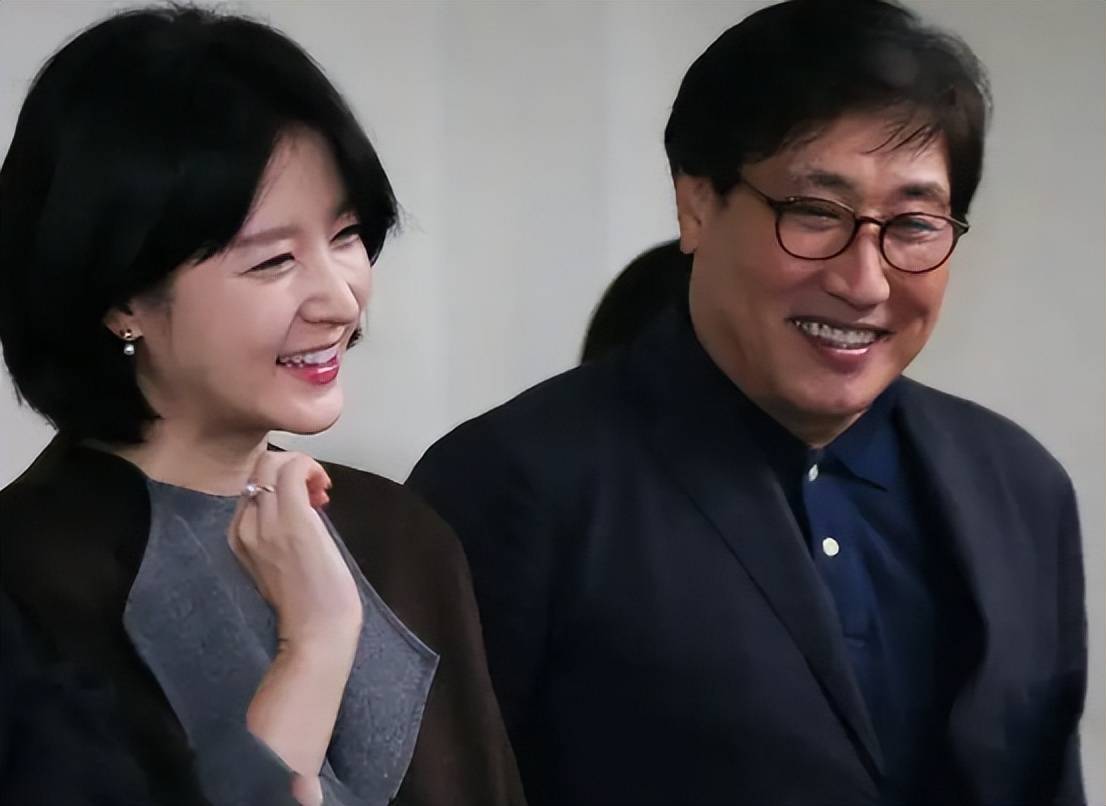 林青霞67岁可爱回怼网友_林青霞获得香港大学名誉博士学位_与林青霞齐名的女明星