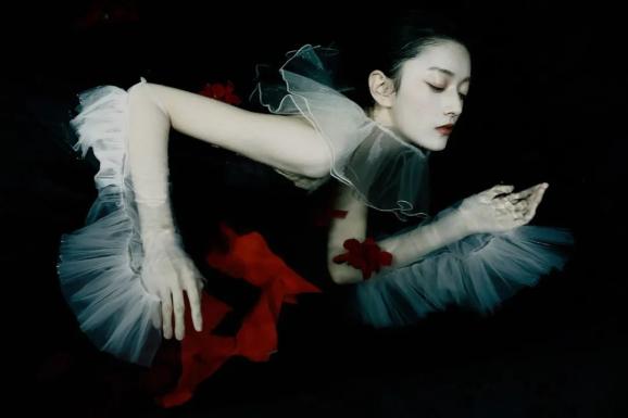 明星八卦心理学_世界明星黑料大瓜是谁发明的呢,_吃瓜文化