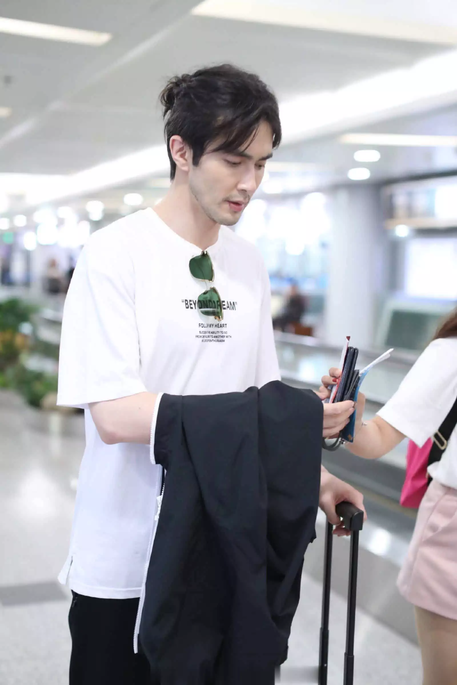 高伟光逆袭之路真相_高伟光在娱乐圈属于_贵人相助并非坐等其成