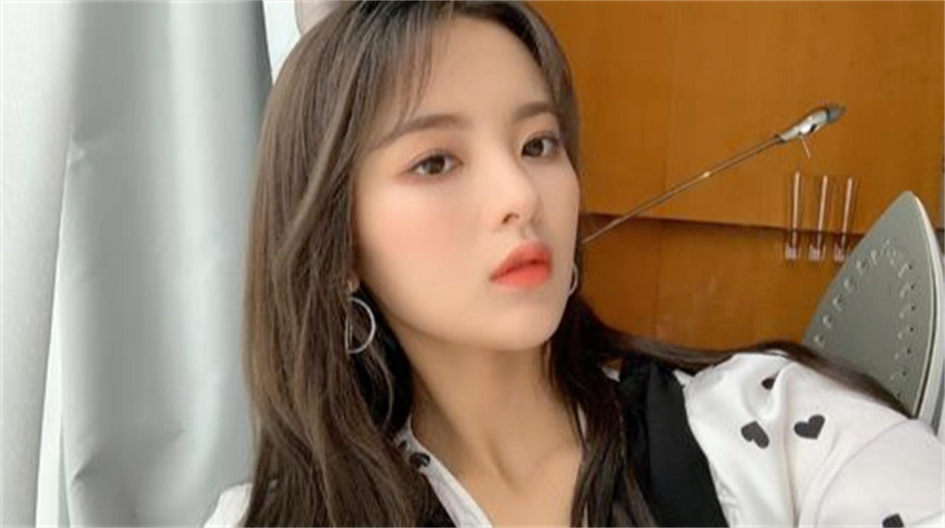 杨超越宋茜林允许佳琪周迅_女星奇葩睡姿揭秘_女明星睡姿照片