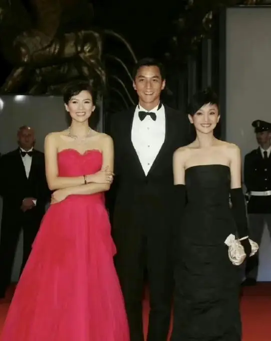 娱乐圈哪些女名星很矮_朱茵身高153cm演技颜值惊艳_女明星身高与颜值不匹配