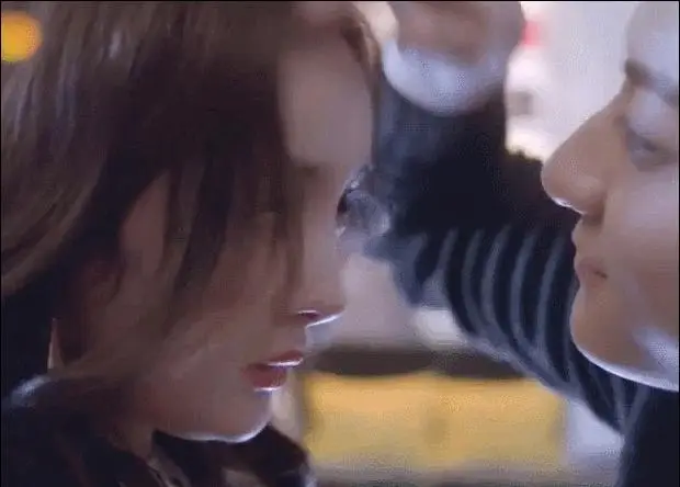 杨幂赵丽颖金晨假发片_发量少的女明星有哪些_女明星脱发严重