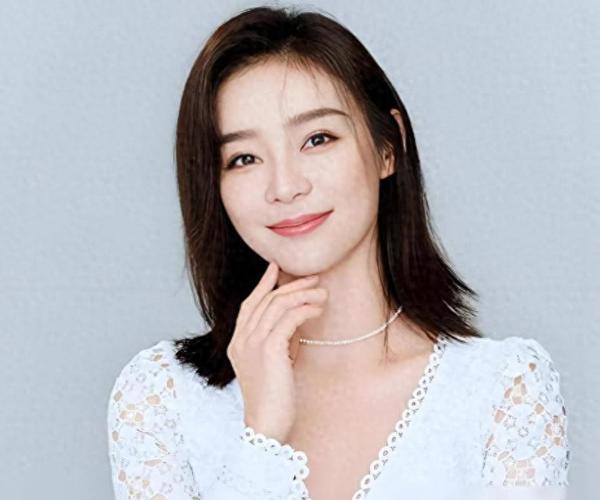 袁姗姗当年被喊“滚出娱乐圈”，如今她做了什么？